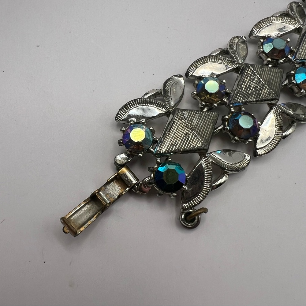 Elegant Silver Tone & Purple AB Vintage Panel Bracelet Size 6.5 - Picture 4 of 11